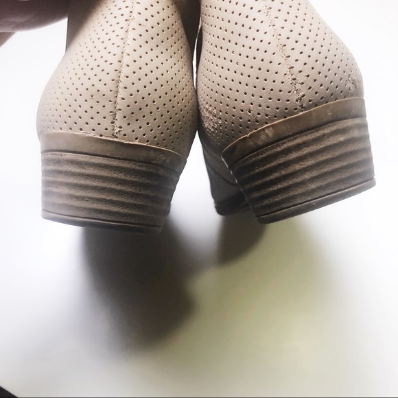 RAMPAGE Beige/Tan Slip on Ankle Bootie Size 6 - Picture 3 of 8